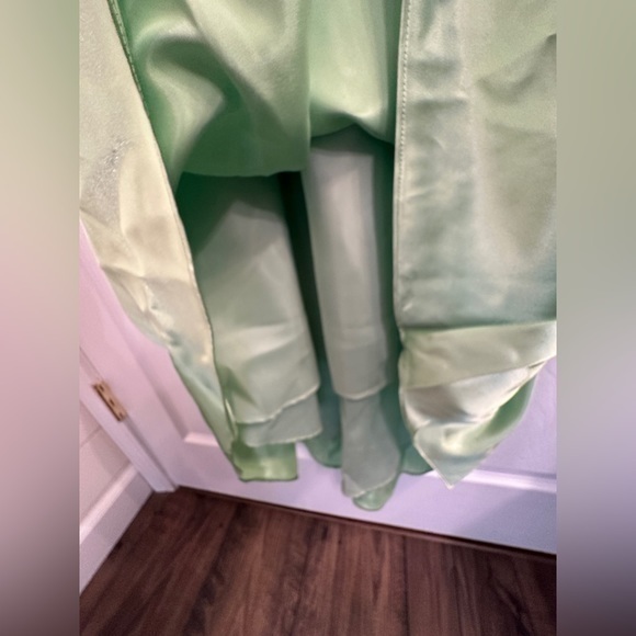 Prom Dress by Morgan & Company Hondeydew Color‎ Size 3/4 - Picture 7 of 9